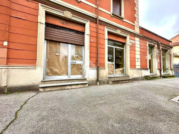 negozio in vendita a Tortona