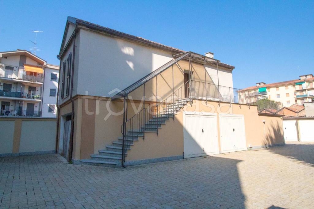 appartamento in vendita a Tortona in zona Centro Storico