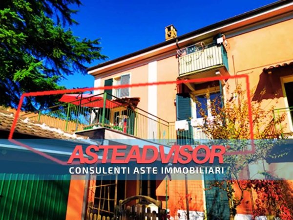 casa indipendente in vendita a Tortona