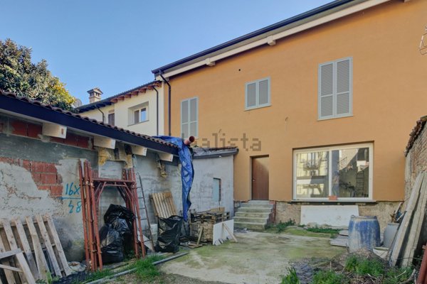casa semindipendente in vendita a Tortona in zona Centro Storico