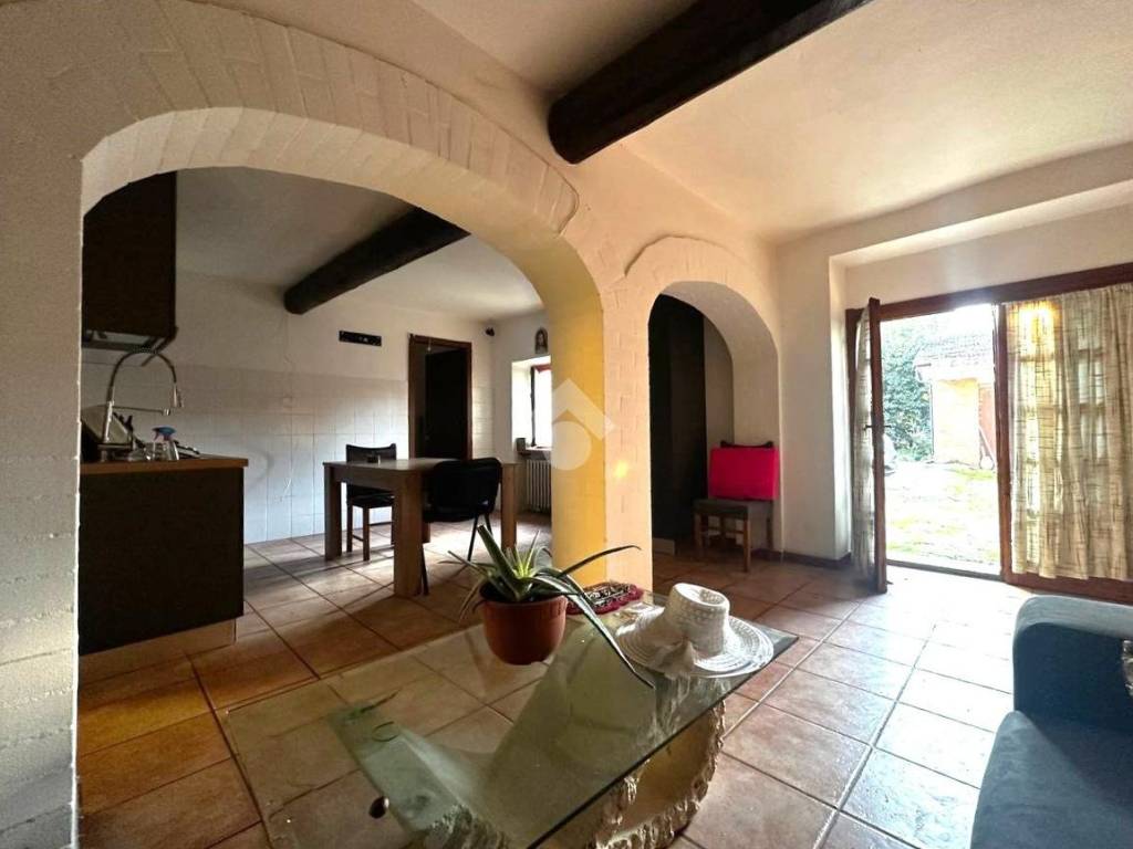 casa indipendente in vendita a Tortona in zona Oasi