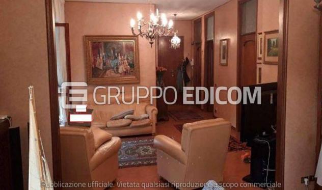 casa indipendente in vendita a Tortona