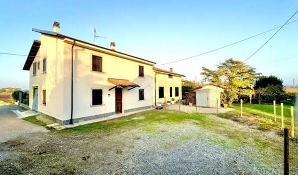casa indipendente in vendita a Tortona in zona Bettole di Tortona
