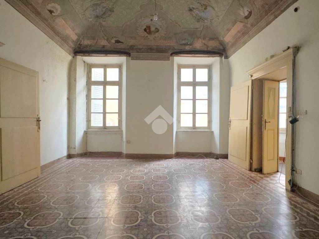 appartamento in vendita a Tortona in zona Centro Storico