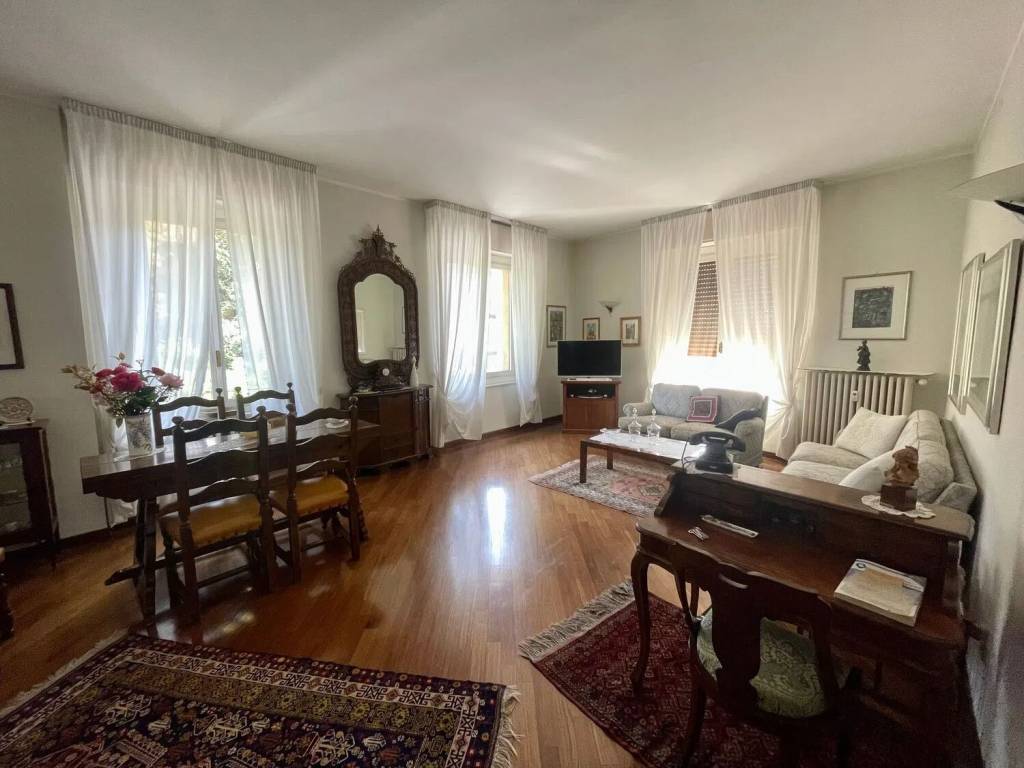 appartamento in vendita a Tortona in zona Centro Storico