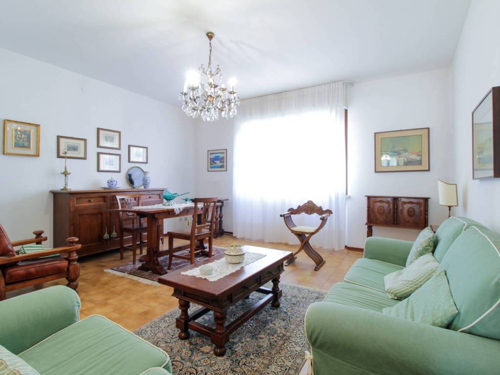 appartamento in vendita a Tortona in zona Paghisano