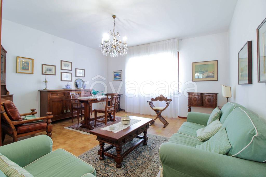appartamento in vendita a Tortona in zona Paghisano