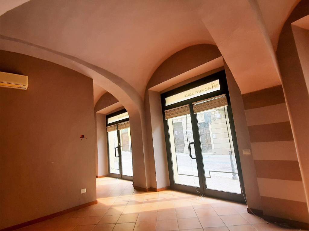 ufficio in vendita a Tortona in zona Centro Storico