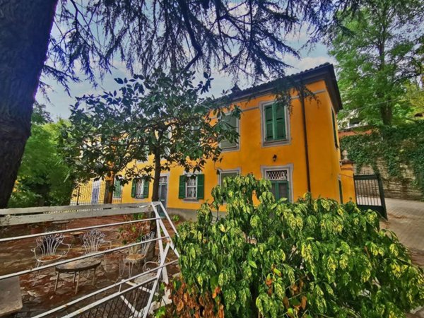 casa indipendente in vendita a Tortona in zona Castello