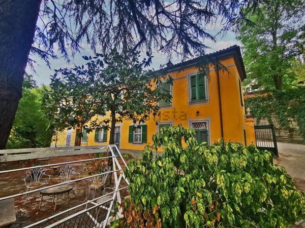 casa indipendente in vendita a Tortona in zona Castello