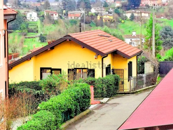 casa indipendente in vendita a Tortona in zona Castello