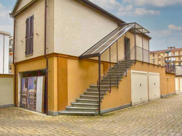 casa indipendente in vendita a Tortona in zona Centro Storico