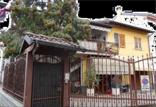 locale di sgombero in vendita a Tortona