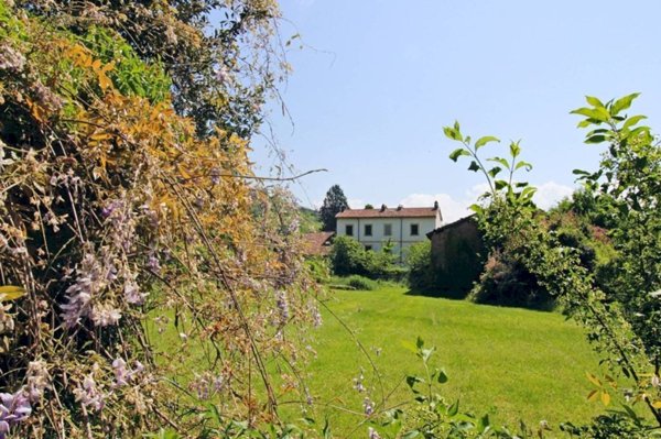 casa indipendente in vendita a Tortona