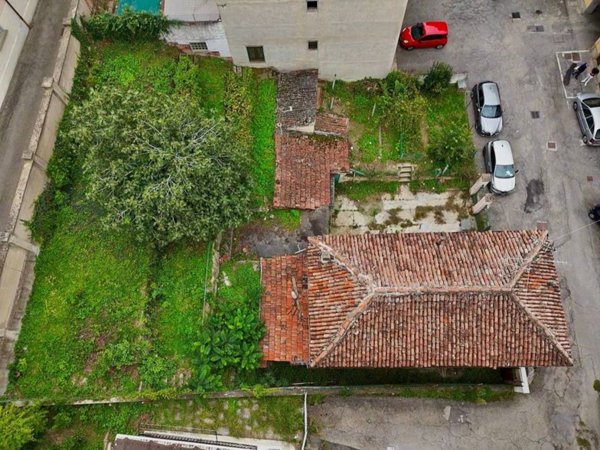 casa indipendente in vendita a Tortona in zona Città Giardino