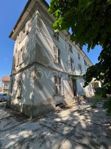 casa indipendente in vendita a Tortona