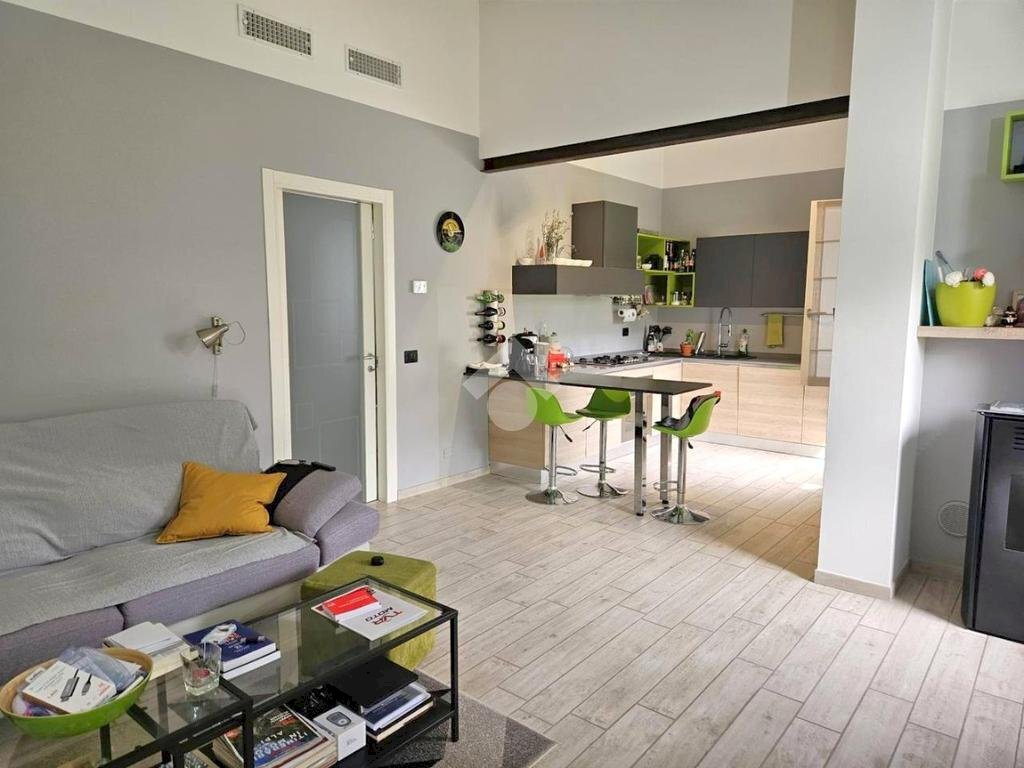 casa indipendente in vendita a Tortona in zona Vho