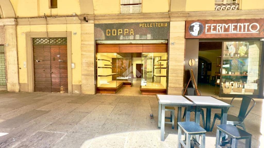 negozio in vendita a Tortona