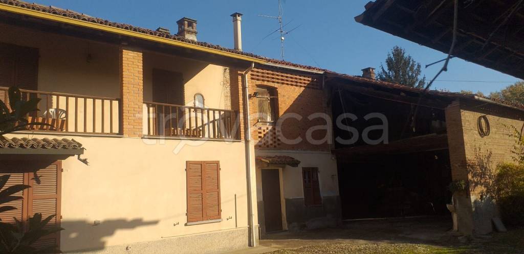 casa indipendente in vendita a Tortona in zona Centro Storico