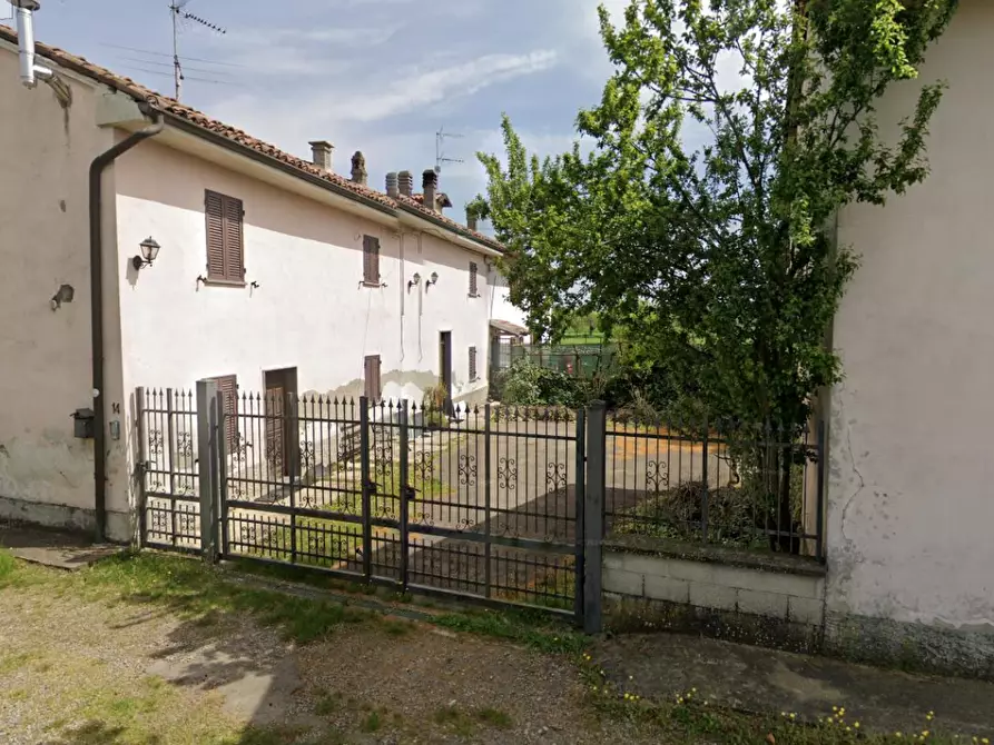 casa indipendente in vendita a Tortona