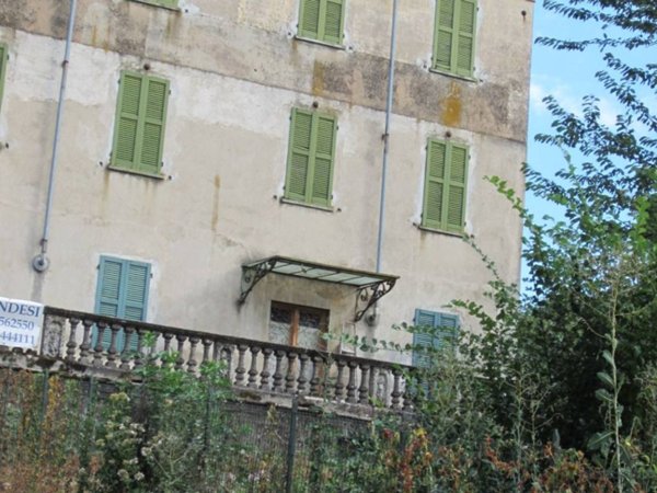 casa indipendente in vendita a Tortona in zona Mombisaggio