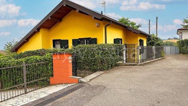 casa indipendente in vendita a Tortona in zona Castello