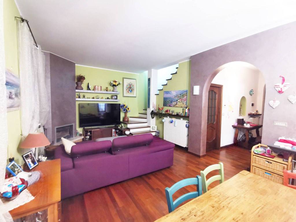 casa indipendente in vendita a Tortona in zona Villoria