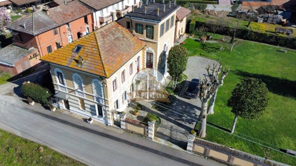 casa indipendente in vendita a Tortona