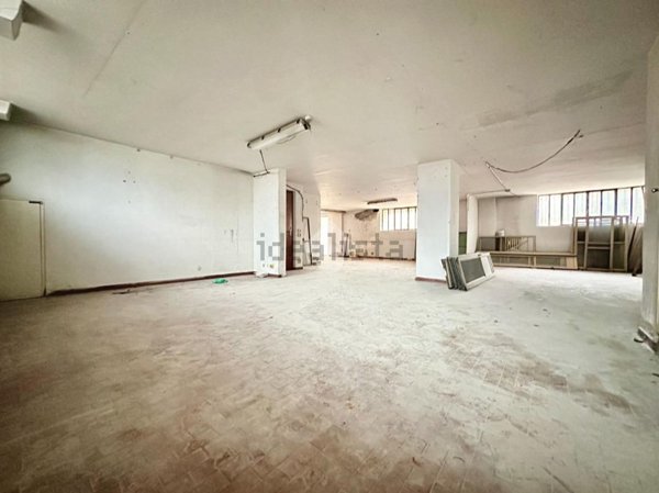 locale di sgombero in vendita a Tortona