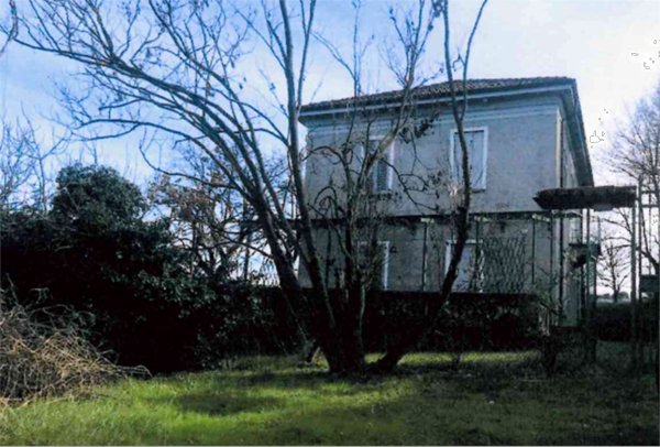 casa indipendente in vendita a Tortona