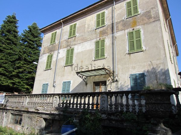 casa indipendente in vendita a Tortona in zona Mombisaggio