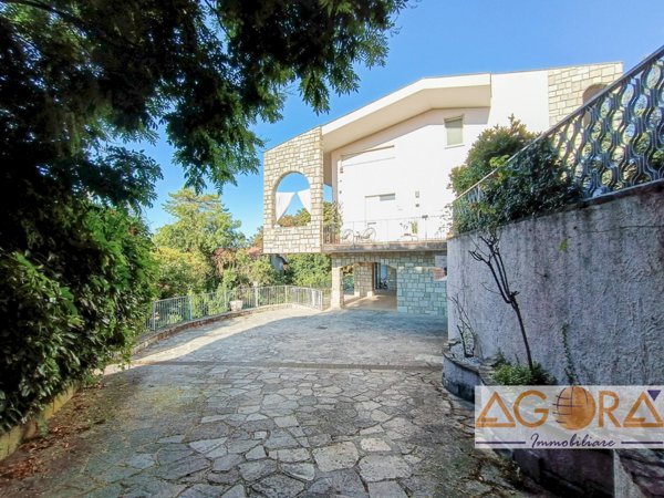 appartamento in vendita a Tortona in zona Castello