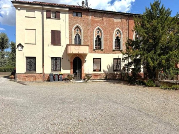 casa indipendente in vendita a Tortona in zona Centro Storico