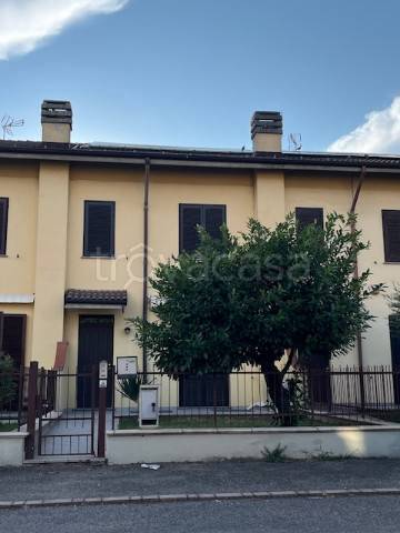 casa indipendente in vendita a Tortona in zona Paghisano