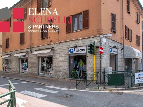 negozio in vendita a Tortona