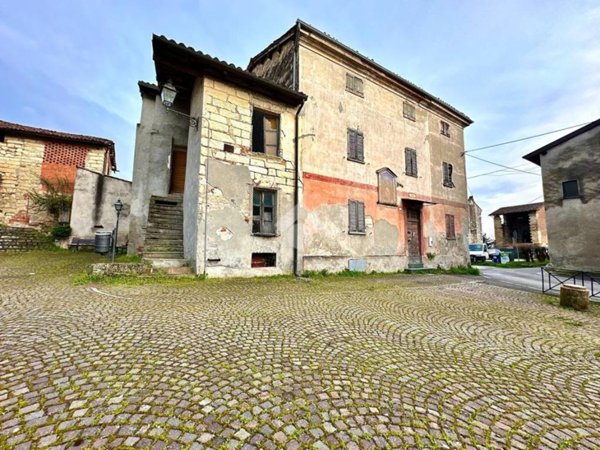 casa indipendente in vendita a Tortona in zona Mombisaggio