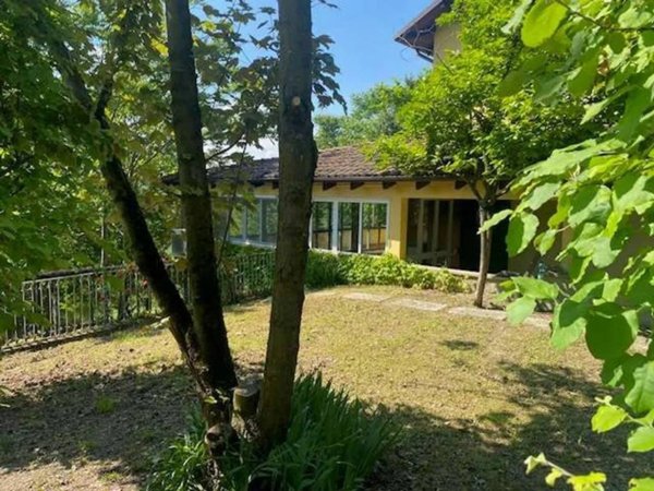 casa indipendente in vendita a Tortona