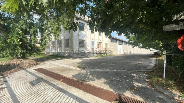 intera palazzina in vendita a Tortona
