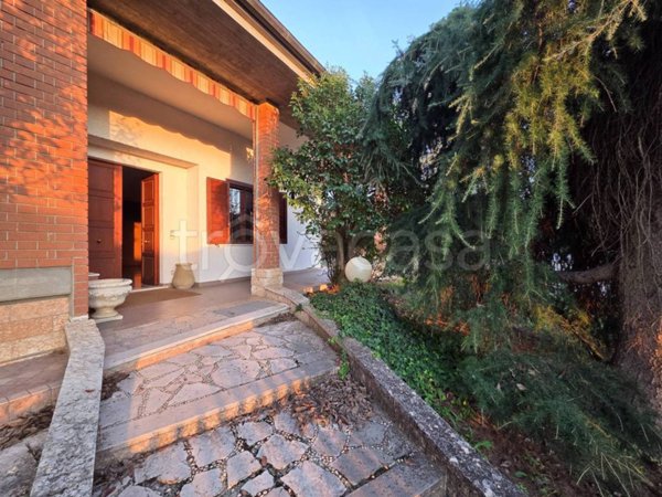 casa indipendente in vendita a Tortona in zona Paghisano