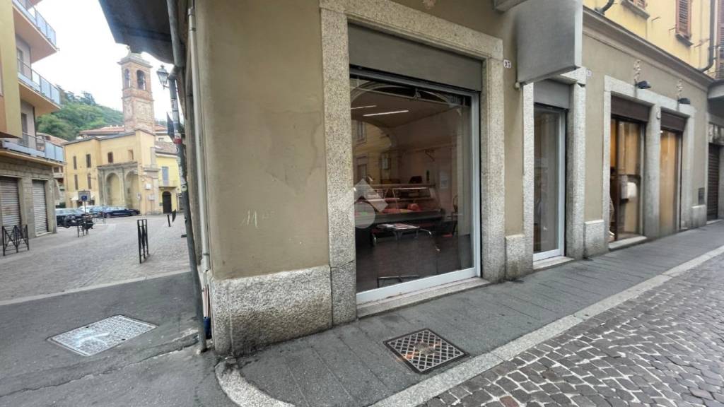 negozio in vendita a Tortona