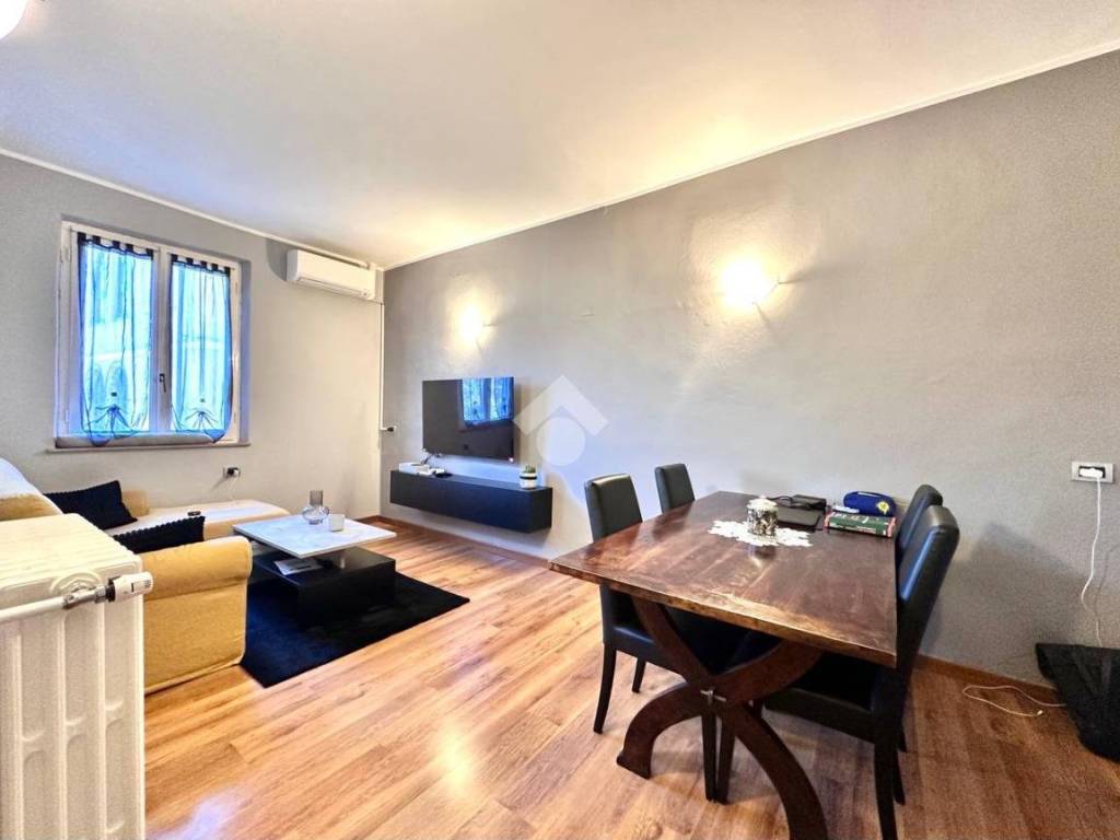 appartamento in vendita a Tortona in zona Castello
