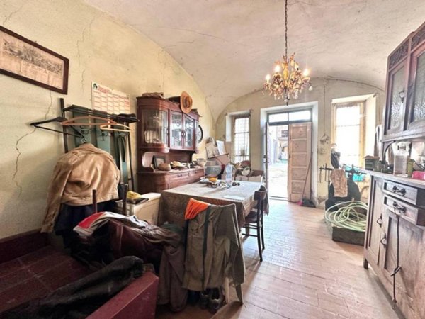 appartamento in vendita a Tortona in zona Vho