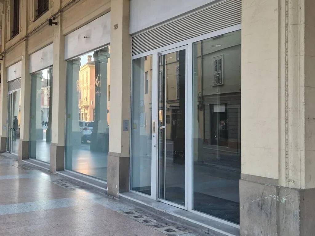 ufficio in vendita a Tortona in zona Centro Storico