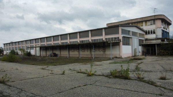 capannone in vendita a Tortona