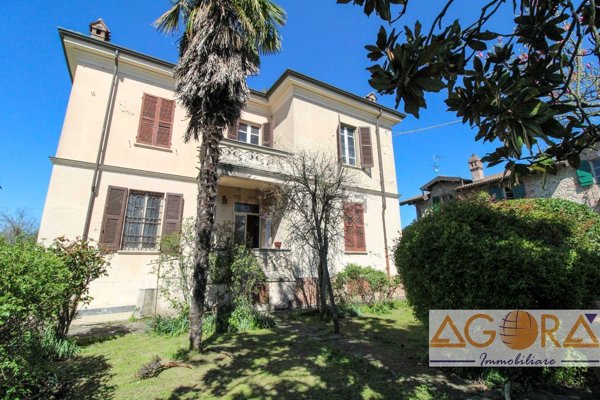 casa indipendente in vendita a Tortona in zona Mombisaggio