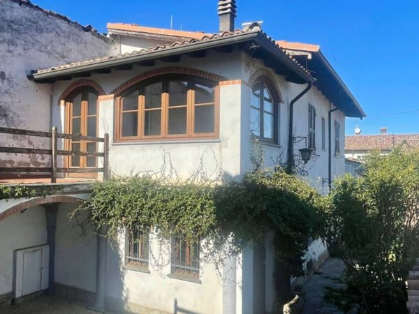 casa indipendente in vendita a Tortona in zona Castellar Ponzano