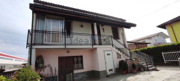 casa indipendente in vendita a Tortona in zona Centro Storico
