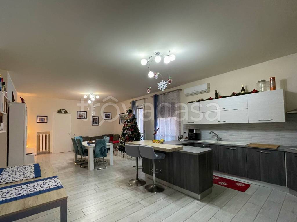 appartamento in vendita a Tortona in zona San Bernardino