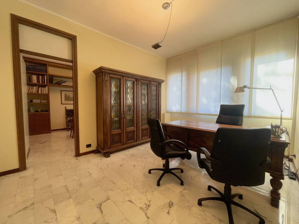 ufficio in vendita a Tortona in zona Centro Storico