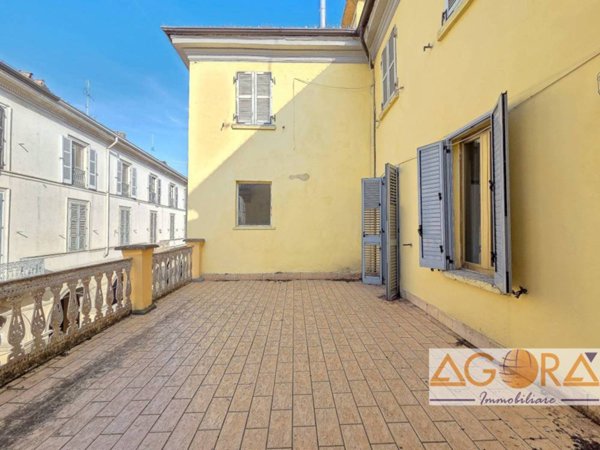 appartamento in vendita a Tortona in zona Centro Storico